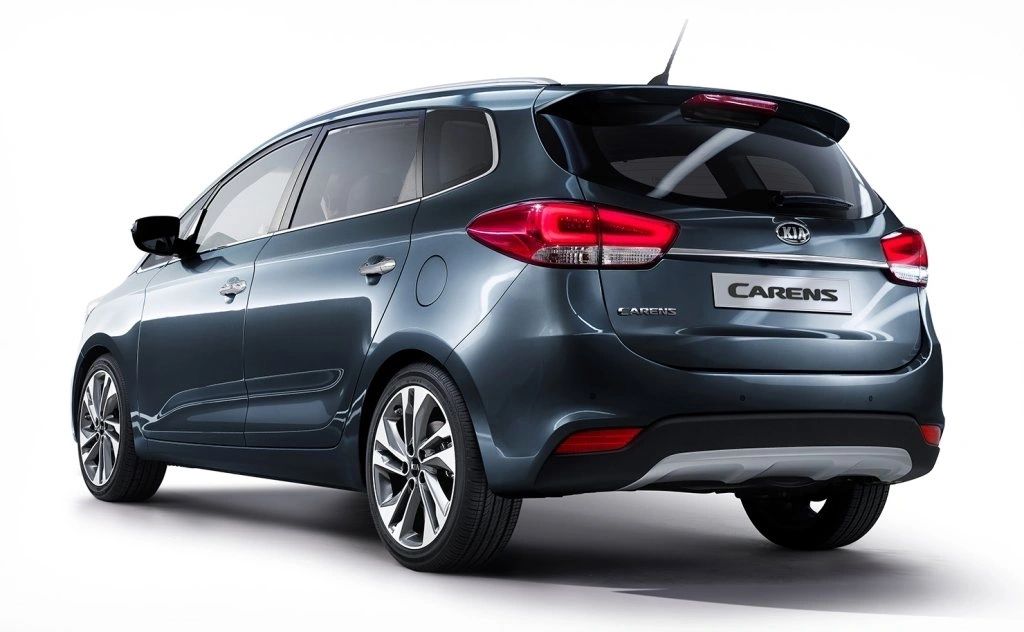 Kia Carens dark blue, Family car rent in Cairo